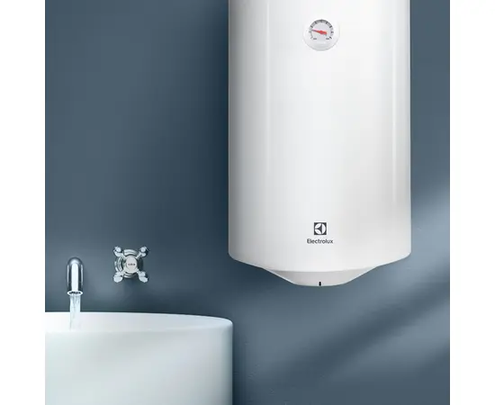 Electrolux EWH 30 Quantum Pro, Объем, л: 30, - 8